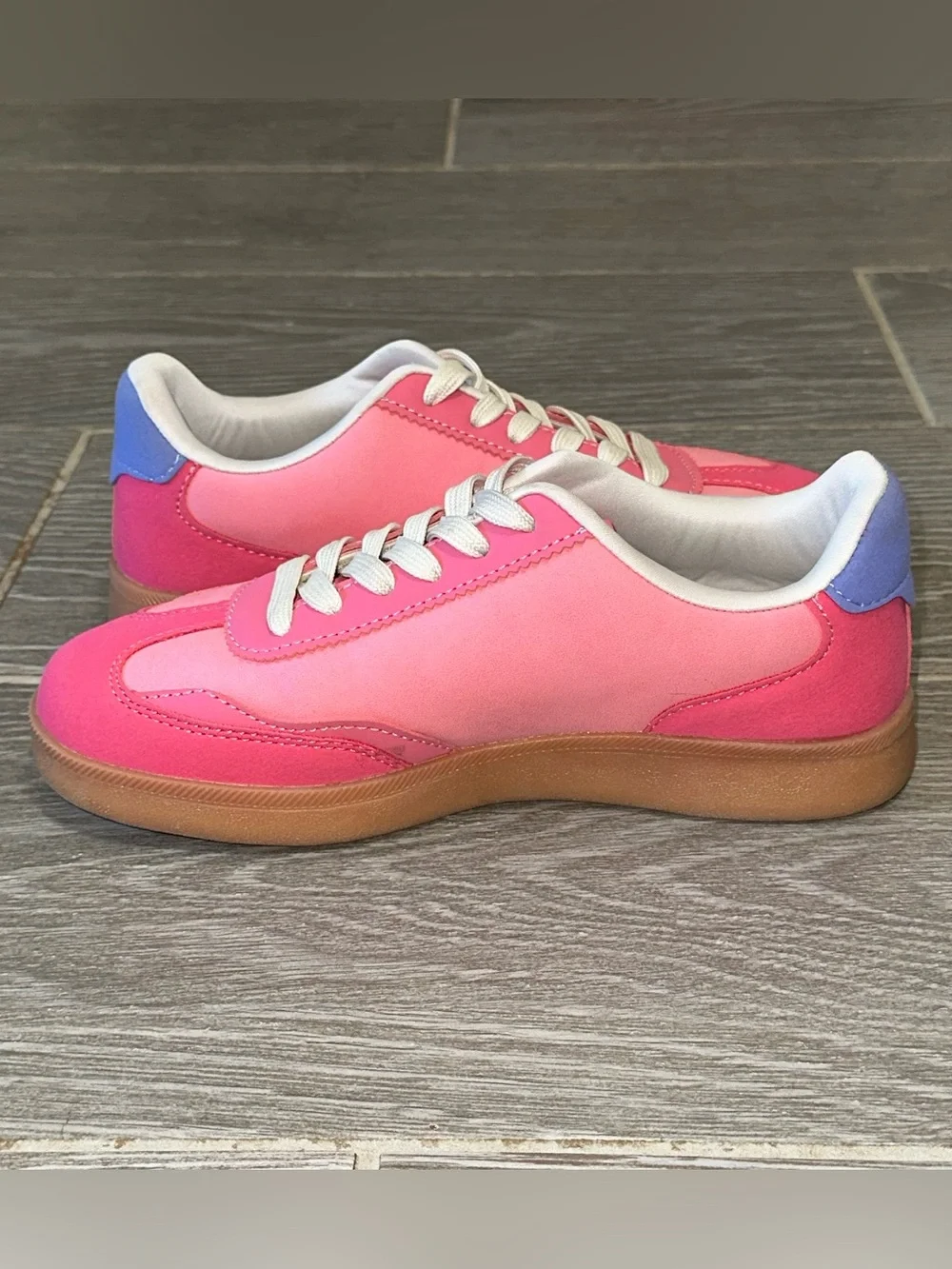 La Sheelah Mody Wavy Low Top Women’s 6 Sneakers Lace-Up Two Tone Pink Streetwear